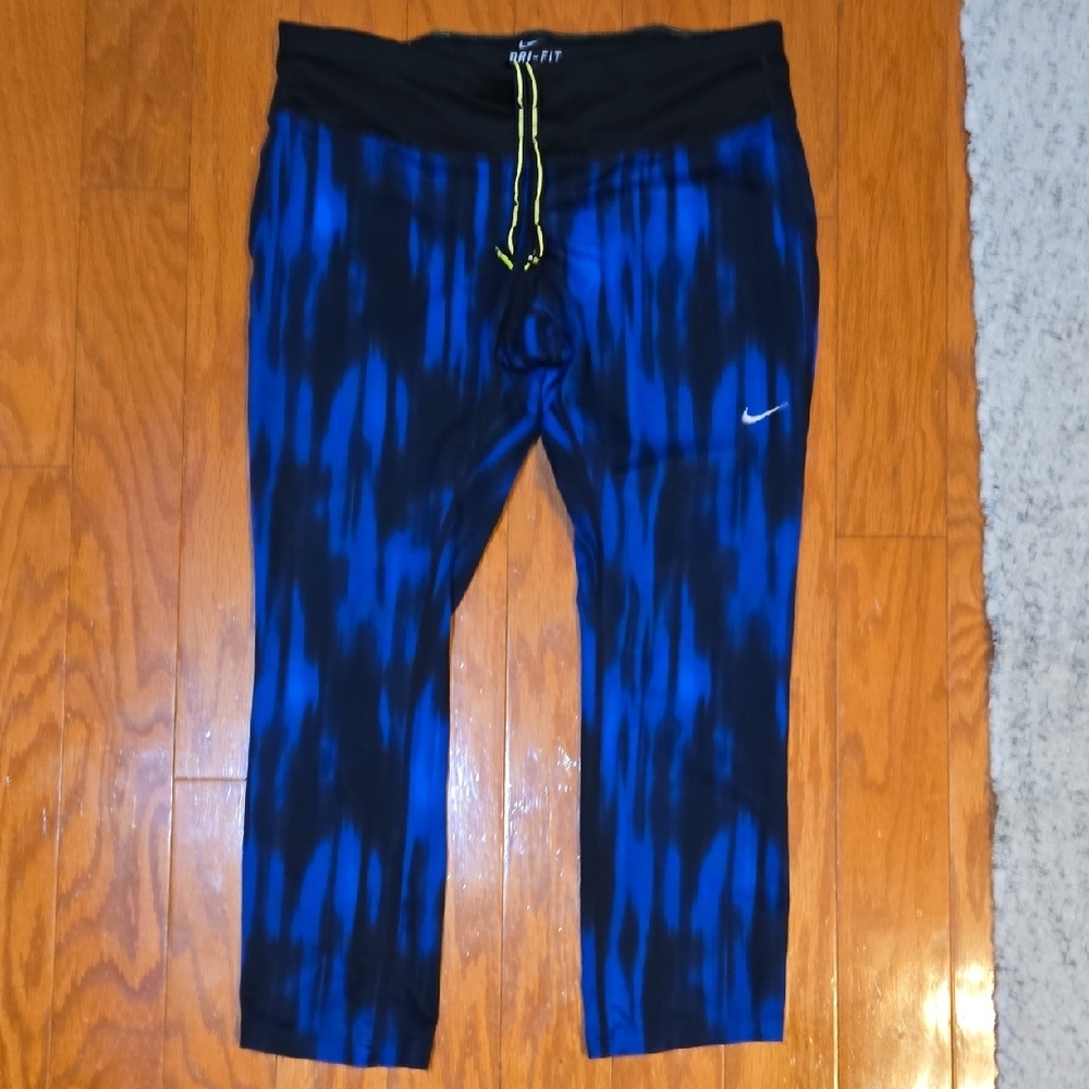 💙 Nike Black & Blue Patterned Capri Leggings | Activewear | Medium